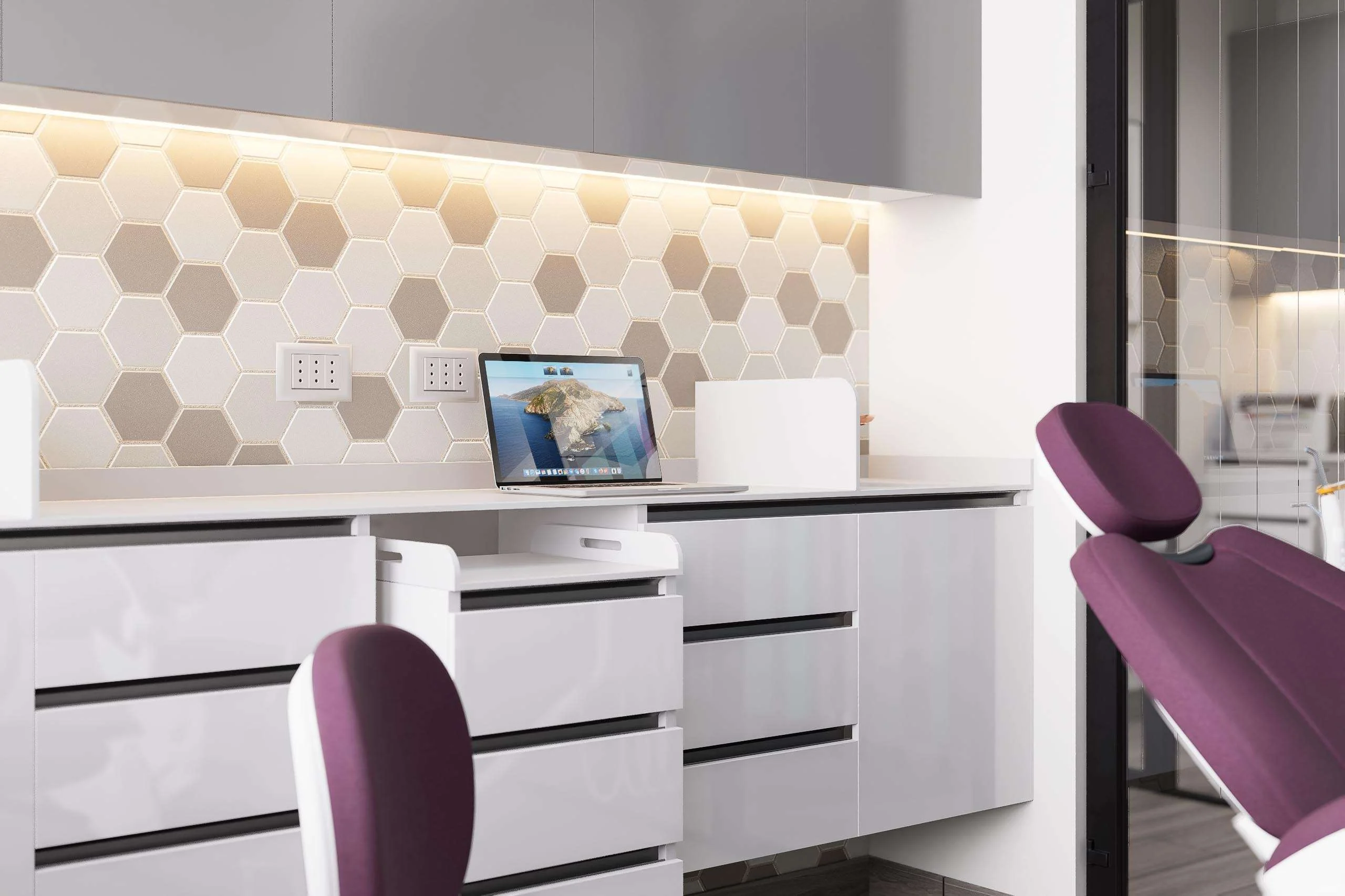Mueble del box con revestimiento hexagonal y encimera de trabajo de la Clínica Pediátrica en Santiago — Grupo Lecaros